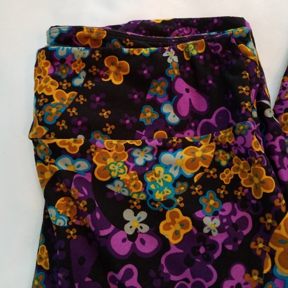 LuLaRoe Pants - Lularoe Black Purple Multi Floral Leggings TC